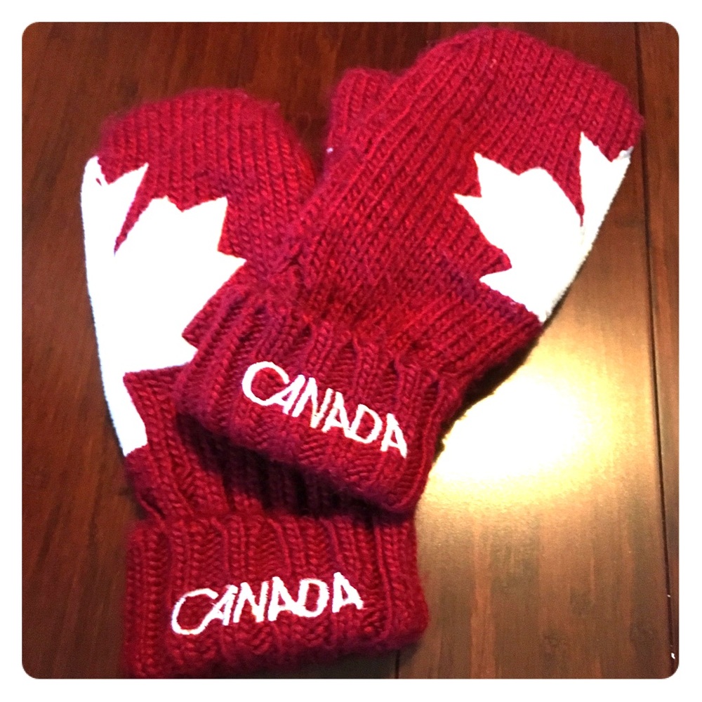 Canada mittens
